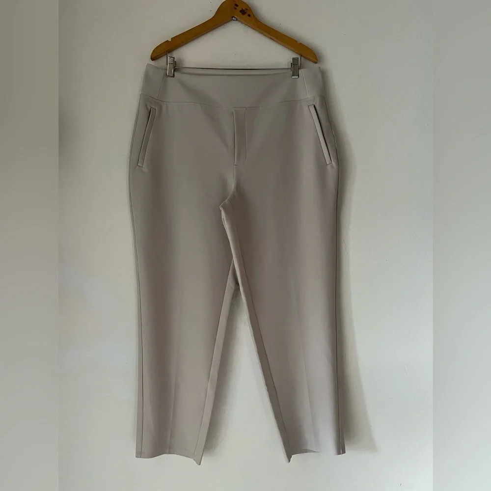 Athleta Endless High Rise Pull on Pants In Abalone Gray Size 16 Elastic Waist